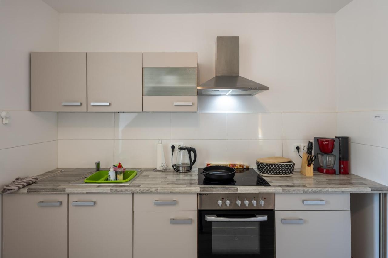 Apartment Gaestehaus Olympia Wilhelmshaven - Moderne Einzelzimmer Mit Eigenem Bad Fuer Monteure Schortens