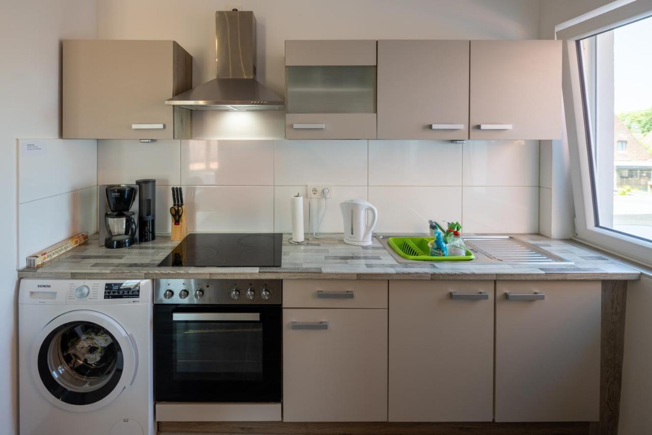 Gaestehaus Olympia Wilhelmshaven - Moderne Einzelzimmer Mit Eigenem Bad Fuer Monteure Apartment Schortens